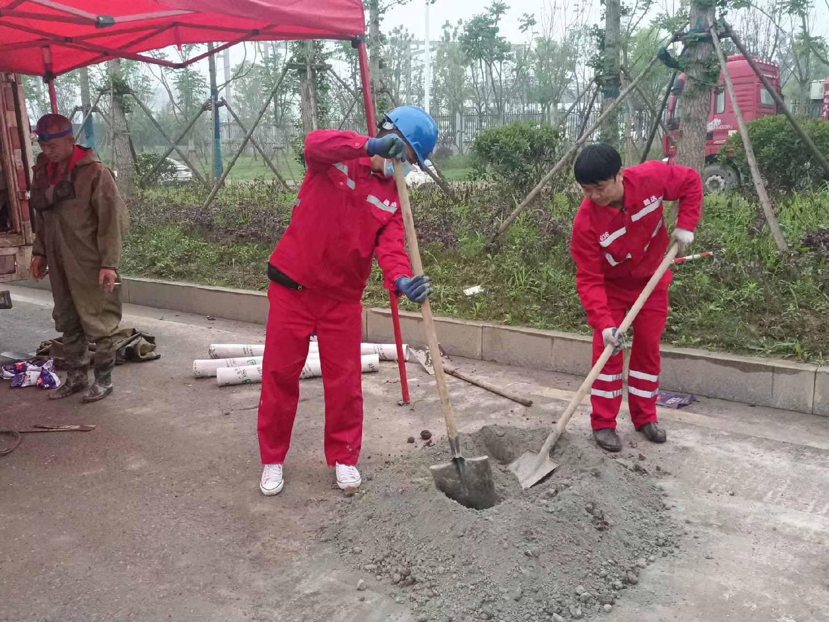 信阳管道疏通哪家好】及时进行市政管道清淤